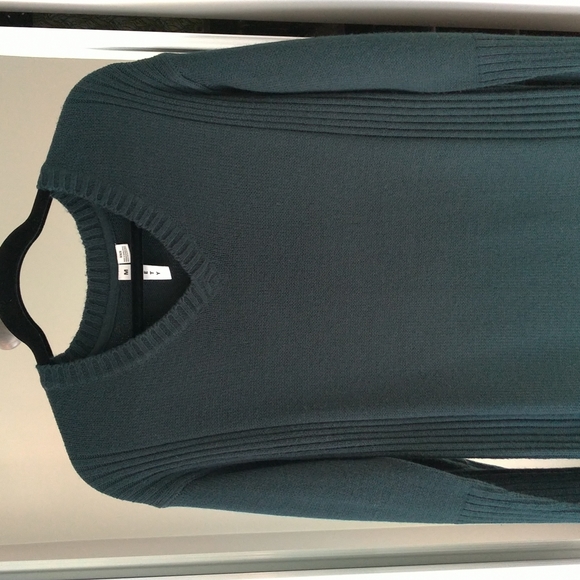 Sweater dress, size medium - Picture 1 of 4